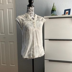 🍀 4 for $24: MISS DAISY Linen & Lace Top, Sz: Large (fits like Med)